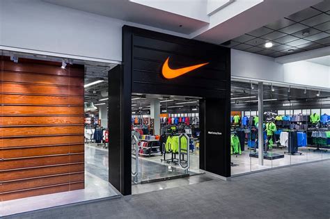 number of Nike stores